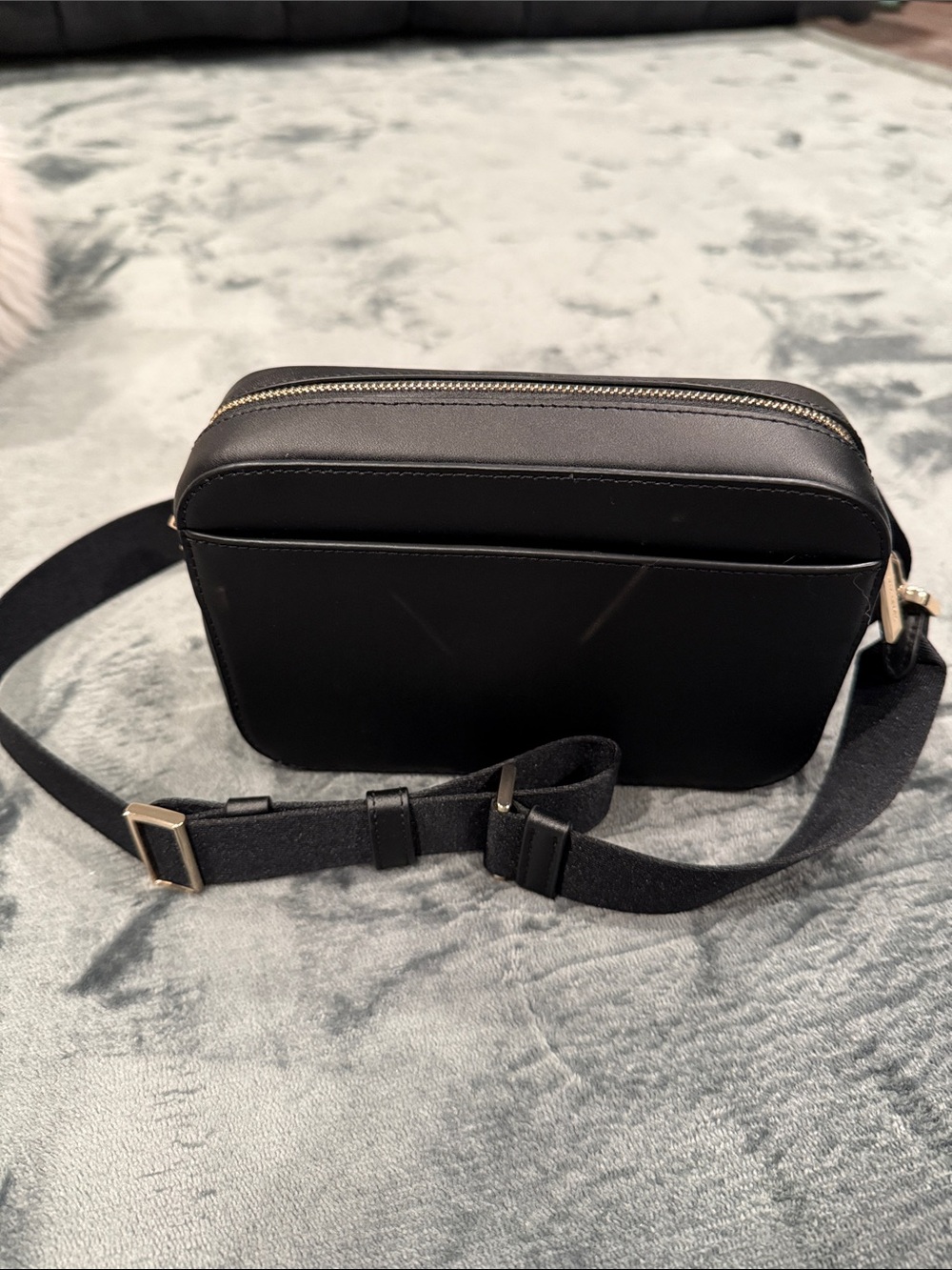 Kate Spade black crossbody Aristocats with Marie applique - Picture 3 of 4